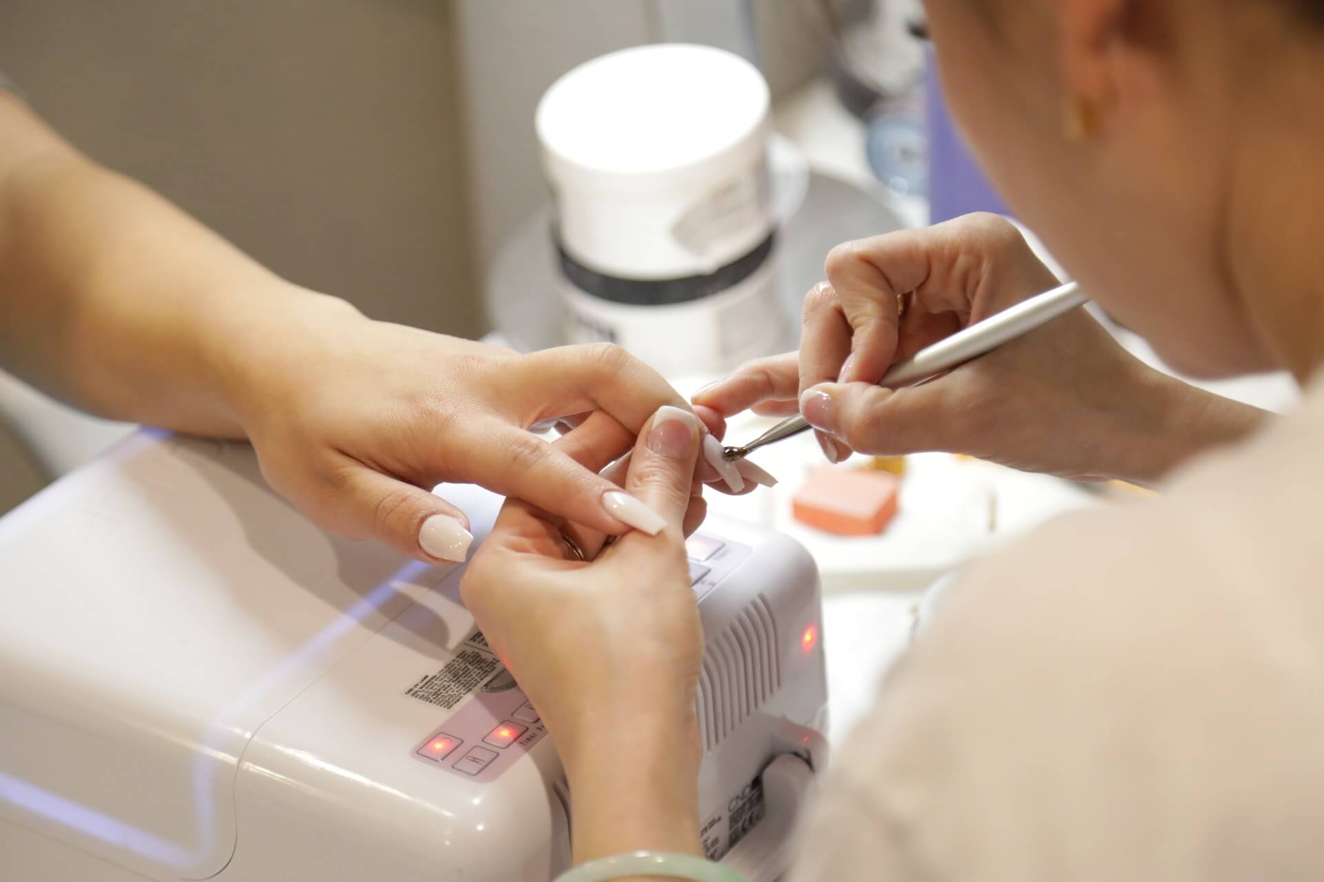 How to get strong nails